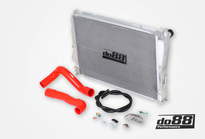 do88 00-06 BMW M3 (E46) Aluminum Radiator w/Red Hoses - WC-310-R