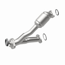 Load image into Gallery viewer, MagnaFlow Direct Fit Catalytic Converter 01-03 Highlander 3L rr OEM - 49507