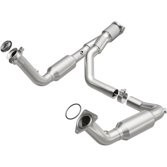 MagnaFlow Conv Direct Fit 07-09 Chevy Trailblazer SS 6.0L V8 - 5451650