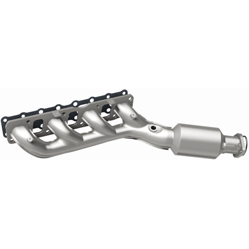 MagnaFlow 05-06 Nissan Titan 5.6L Direct Fit Converter - 5582380