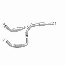 Load image into Gallery viewer, MagnaFlow Direct Fit Catalytic Converter 2011-2012 EXPRESS 2500 6.0L 6.0L Underbody - 52113