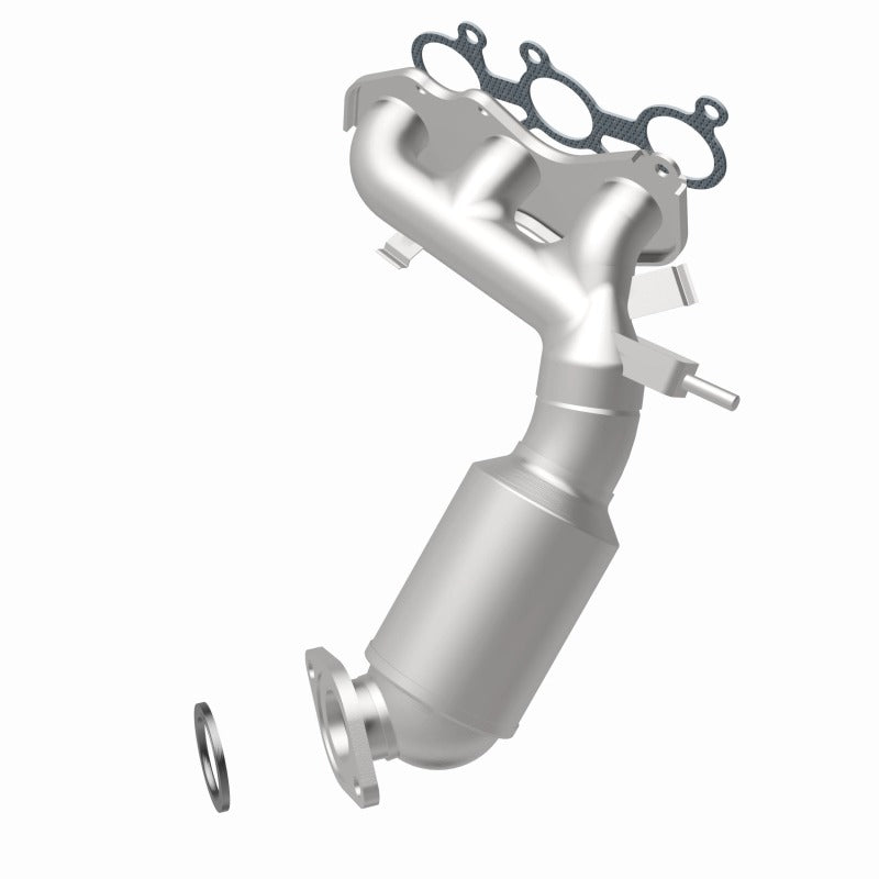 MagnaFlow Direct Fit Catalytic Converter 14-15 Toyota Highlander 3.5L Manifold - 52545