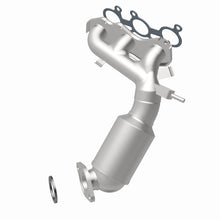 Load image into Gallery viewer, MagnaFlow Direct Fit Catalytic Converter 14-15 Toyota Highlander 3.5L Manifold - 52545