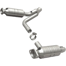 Load image into Gallery viewer, MagnaFlow Direct Fit Catalytic Converter Raider 2006 8 4.7L - 24398