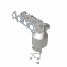 Load image into Gallery viewer, MagnaFlow Direct Fit Catalytic Converter 01-02 Kia Rio 1.5L - 452040