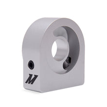 Load image into Gallery viewer, Mishimoto Silver M20 Oil Sandwich Plate - MMOP-SP