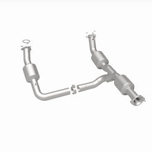 Load image into Gallery viewer, MagnaFlow 18-20 Chevrolet Express 2500 Single Underbody 4.3L Direct Fit Catalytic Converter - 280210