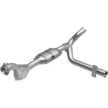 Load image into Gallery viewer, MagnaFlow Direct Fit Catalytic Converter 01 Ford Trucks 4.6L - 458072
