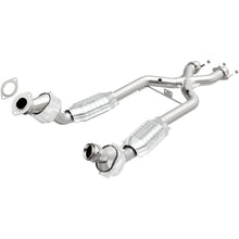 Load image into Gallery viewer, MagnaFlow Direct Fit Catalytic Converter 96-98 4.6L *California* - 441112