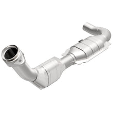 Load image into Gallery viewer, MagnaFlow Direct Fit Catalytic Converter 99-00 Ford F-150 4.6L - 447137