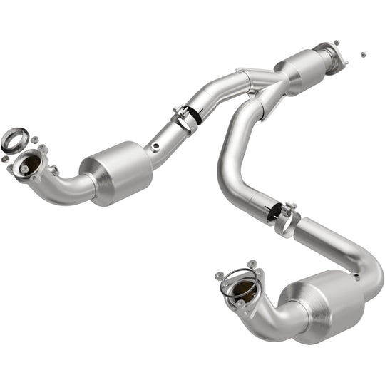 MagnaFlow 12-20 Chevrolet Express 4500 Underbody 6.0L Direct Fit Catalytic Converter - 280505