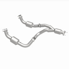 Load image into Gallery viewer, MagnaFlow 12-20 Chevrolet Express 4500 Underbody 6.0L Direct Fit Catalytic Converter - 280505
