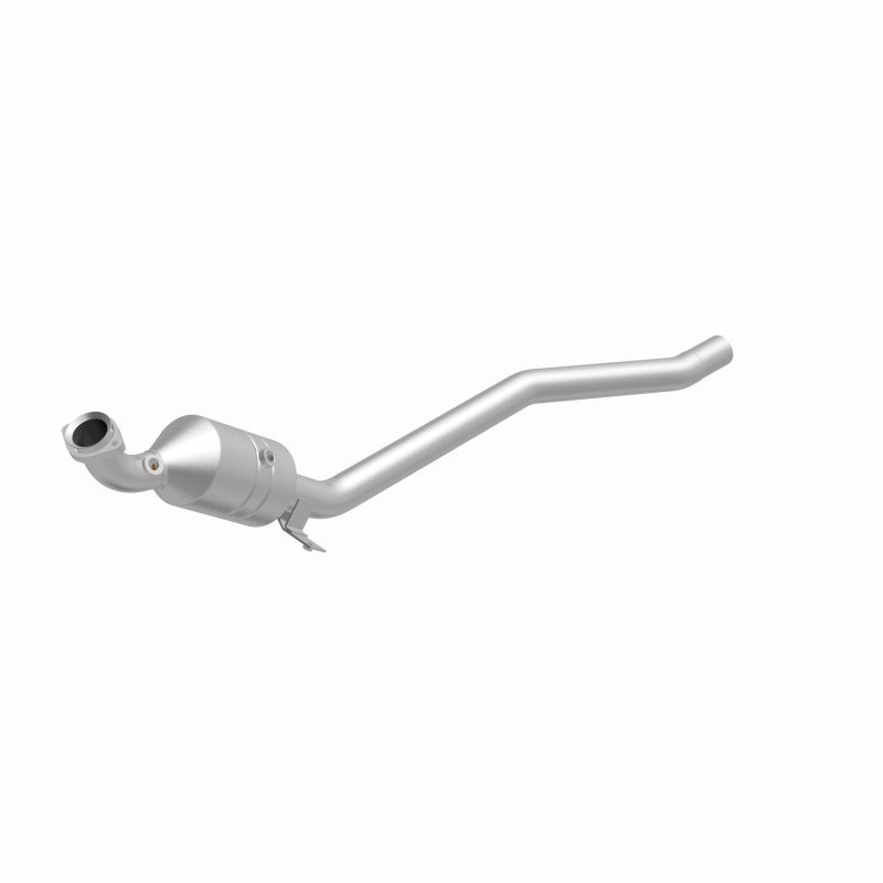MagnaFlow Direct Fit Catalytic Converter 2006-2011 R350 3.5 L Underbody - 52177