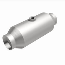 Load image into Gallery viewer, MagnaFlow Universal Catalytic Converter 2.5in CA Spun Mid-Bed - 4651356