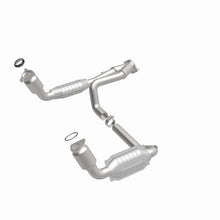 Load image into Gallery viewer, MagnaFlow Direct Fit Catalytic Converter 99-00 Chevy Pickups 4.3L - 447284