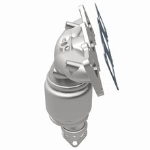 Load image into Gallery viewer, Magnaflow 07-10 Kia Sedona 3.8L California Grade CARB Compliant DF Manifold Catalytic Converter - 5582855