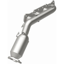 Load image into Gallery viewer, MagnaFlow Direct Fit Catalytic Converter 12-16 Hyundai Equus V8 5 OEM Manifold - 22-093