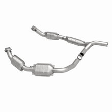 Load image into Gallery viewer, MagnaFlow Direct Fit Catalytic Converter 07-08 Ford E-150 4.6L - 51640