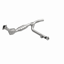 Load image into Gallery viewer, MagnaFlow Direct Fit Catalytic Converter 01 Ford F150 5.4L - 23016