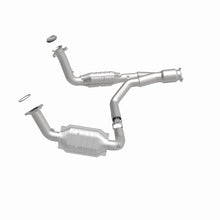 Load image into Gallery viewer, MagnaFlow Direct Fit Catalytic Converter 06-09 TB/Envoy 5.3/6.0 OEM - 49650