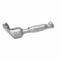Load image into Gallery viewer, MagnaFlow Direct Fit Catalytic Converter 04-06 F-150 Pickup 5.4L 2WD D/S - 93664