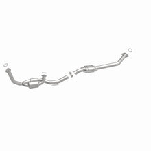 Load image into Gallery viewer, MagnaFlow 98-00 Sienna V6 3 OEM Underbody Direct Fit Converter - 52457