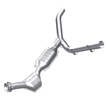 Load image into Gallery viewer, MagnaFlow Direct Fit Catalytic Converter 97-98 Ford F-150 4.6L - 447140