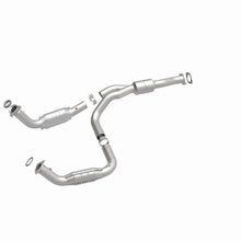 Load image into Gallery viewer, MagnaFlow Direct Fit Catalytic Converter 2011-2012 EXPRESS 2500 6.0L 6.0L Underbody - 52113