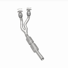 Load image into Gallery viewer, MagnaFlow Direct Fit Catalytic Converter 02-05 Golf 2.8L Underbody - 52289