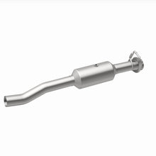 Load image into Gallery viewer, MagnaFlow 16-19 Ford F-650 V10 6.8L Underbody Direct Fit Catalytic Converter - 280445