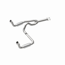 Load image into Gallery viewer, MagnaFlow Conv DF 2000 Chevrolet/GMC Express/Savana 1500/2500 5.7L to 8500 GVW - 23073