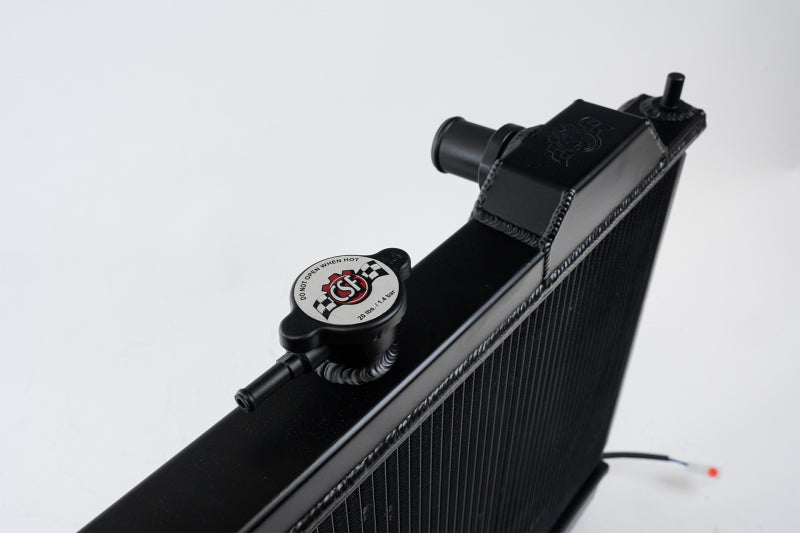 CSF 01-07 Mitsubishi Evo 7/8/9 Full-Slim Radiator w/12in Fan &amp; Shroud/-16AN - Black - 7075B