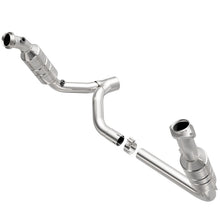 Load image into Gallery viewer, MagnaFlow Direct Fit Catalytic Converter 2006 Dodge RAM 1500 Pickup 5.7L Solid Front Axle - 49711