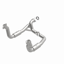 Load image into Gallery viewer, MagnaFlow 11-17 Ford F-250 Super Duty 6.2L Direct Fit Converter - 5551297