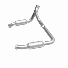 Load image into Gallery viewer, Magnaflow Conv DF 2007 Ram 1500 V8 5.7 OEM Underbody - 52451