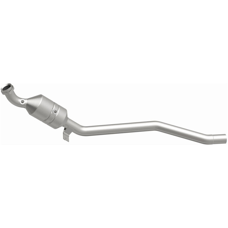 MagnaFlow Direct Fit Catalytic Converter 2006-2011 R350 3.5 L Underbody - 52177