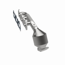 Load image into Gallery viewer, MagnaFlow Direct Fit Catalytic Converter 00 Suzuki Grand Vitara 2.5L - 452282