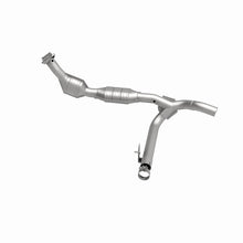Load image into Gallery viewer, MagnaFlow Direct Fit Catalytic Converter 01 Ford F150 5.4L - 49009