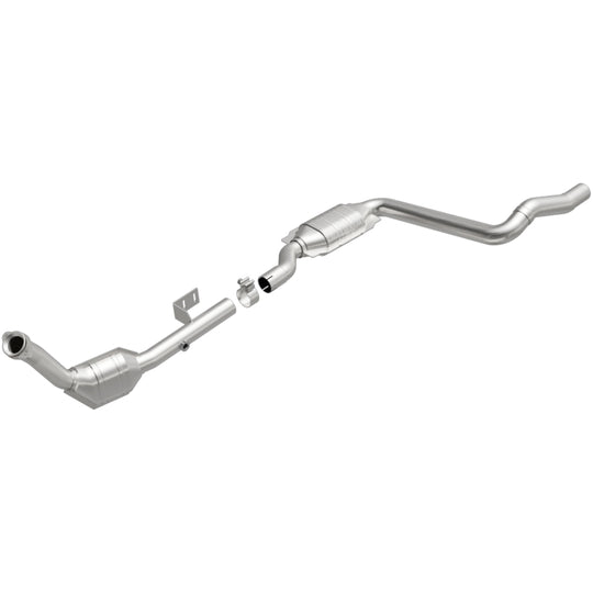MagnaFlow Direct Fit Catalytic Converter 2003 ML350 3.7L Underbody - 52116