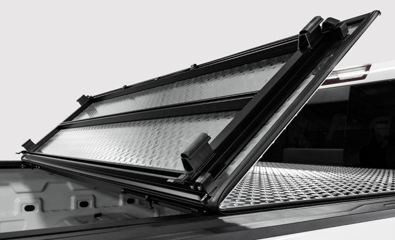 Access LOMAX Tri-Fold 16-23 Toyota Tacoma 5ft Bed - B5050019