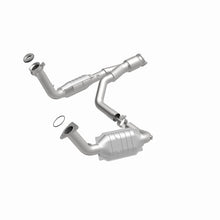 Load image into Gallery viewer, MagnaFlow Direct Fit Catalytic Converter 06-09 TB/Envoy 5.3/6.0 OEM - 49650
