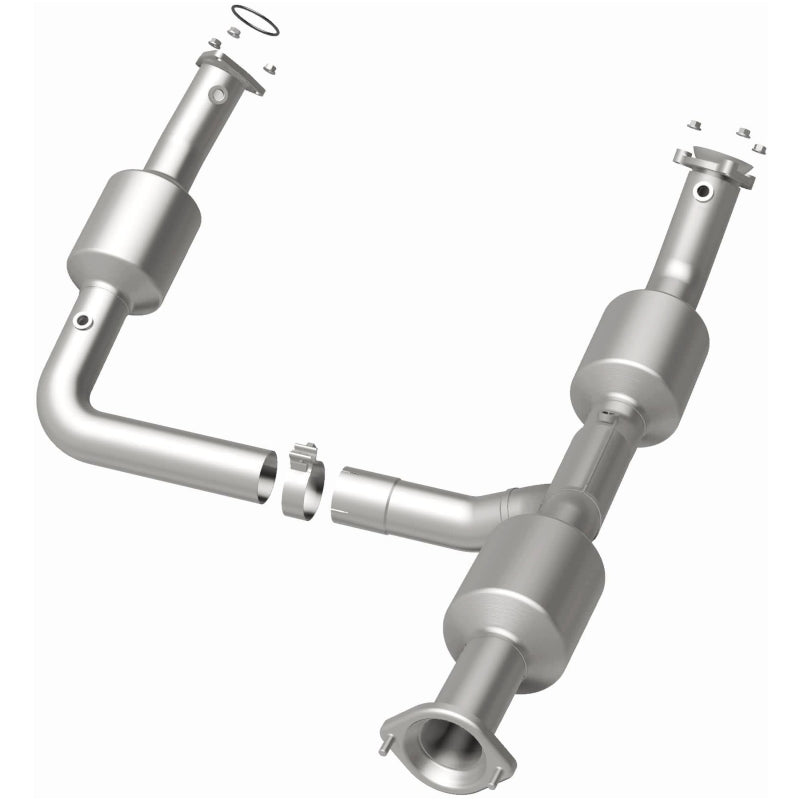 MagnaFlow 18-20 Chevrolet Express 2500 Single Underbody 4.3L Direct Fit Catalytic Converter - 280210