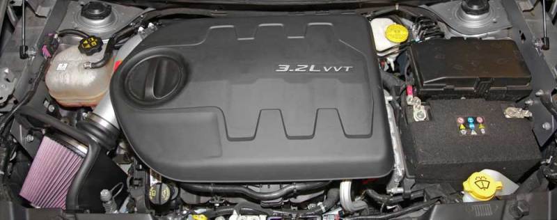 K&N 14-15 Jeep Cherokee 3.2L V6 High Flow Performance Intake Kit - 77-1569KS