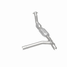 Load image into Gallery viewer, MagnaFlow Conv DF 99-00 Expedition 4.6 2WD PS - 93626