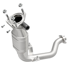 Load image into Gallery viewer, MagnaFlow Direct Fit Catalytic Converter 01-04 Ford Escape - 452360