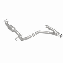 Load image into Gallery viewer, MagnaFlow 05-07 / 09-11 Toyota Tacoma Direct-Fit Catalytic Converter - 52562