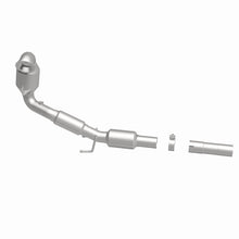 Load image into Gallery viewer, MagnaFlow Direct Fit Catalytic Converter 15-17 Volkswagen Golf / GTI - 21-581