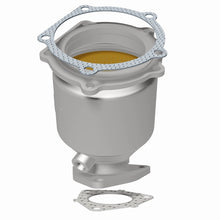 Load image into Gallery viewer, MagnaFlow Direct Fit Catalytic Converter 99-05 Hyundai Sonata 2.4L (CA) - 452020