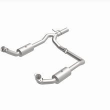 Load image into Gallery viewer, MagnaFlow 09-13 Ford E-350 Super Duty V10 6.8 OEM Underbody Direct Fit Catalytic Converter - 21-599
