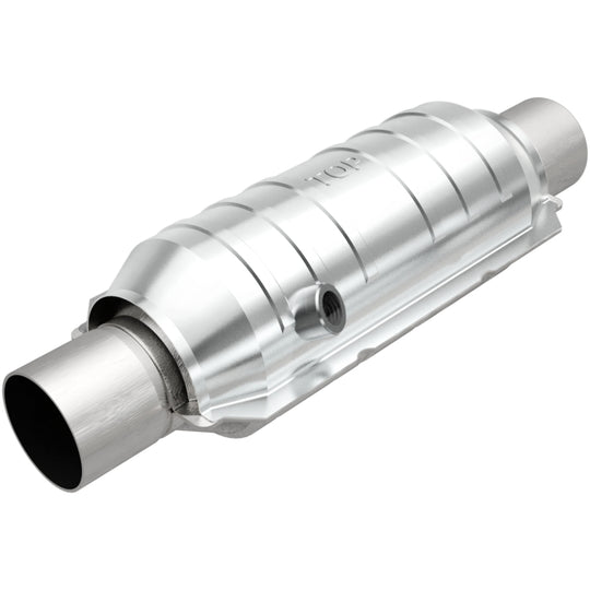 MagnaFlow Universal Catalytic Converter 2.25 OEM Angled O2 - 52325